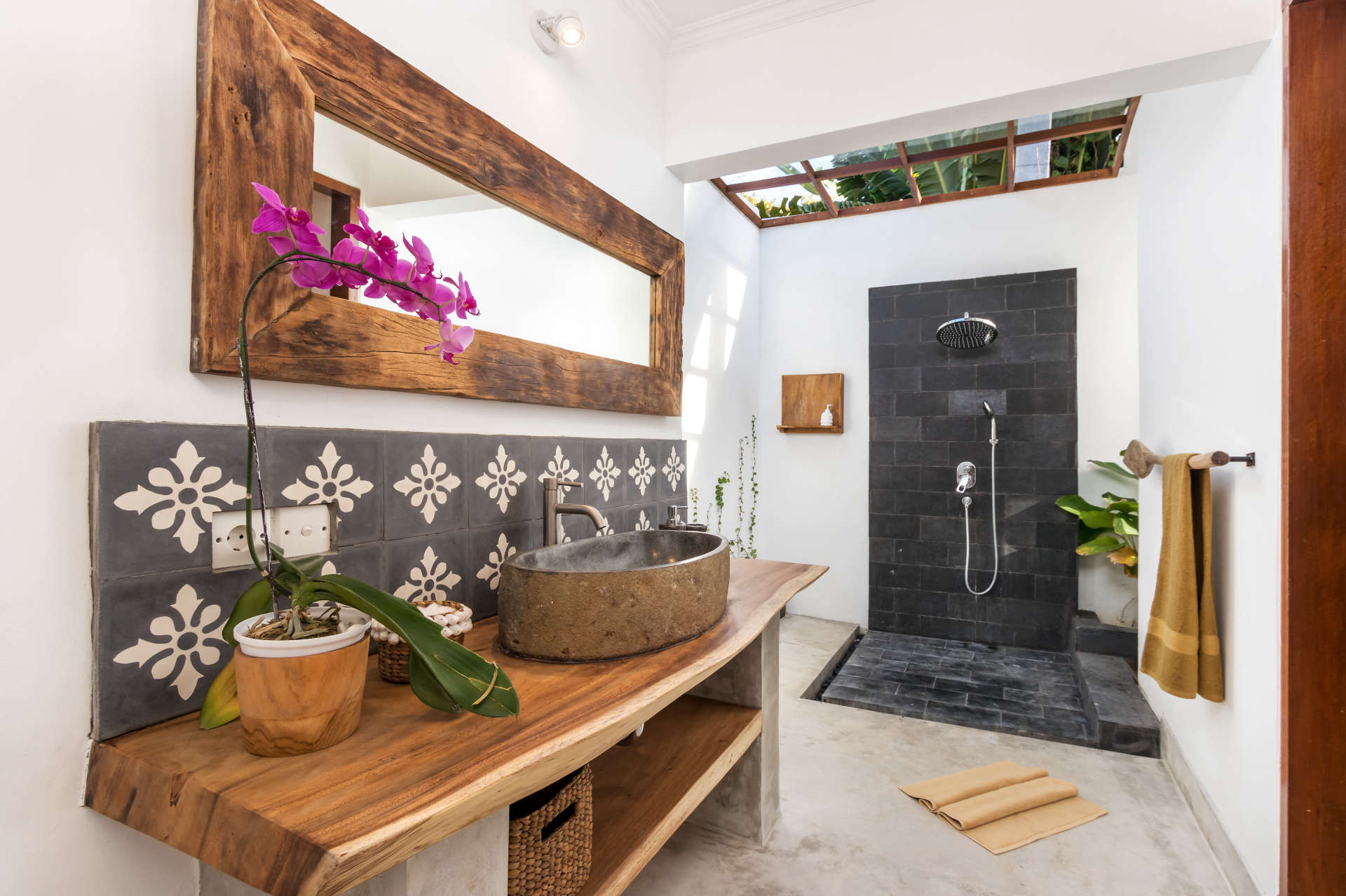 Wunderschöne 5-Sterne-Ferienvilla in bester Lage in Seminyak, Villa Bali 2046