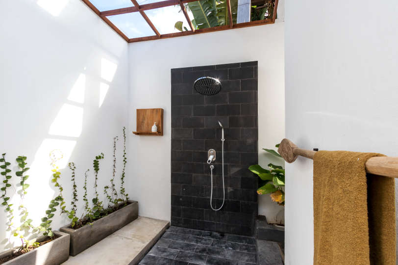 Wunderschöne 5-Sterne-Ferienvilla in bester Lage in Seminyak, Villa Bali 2046