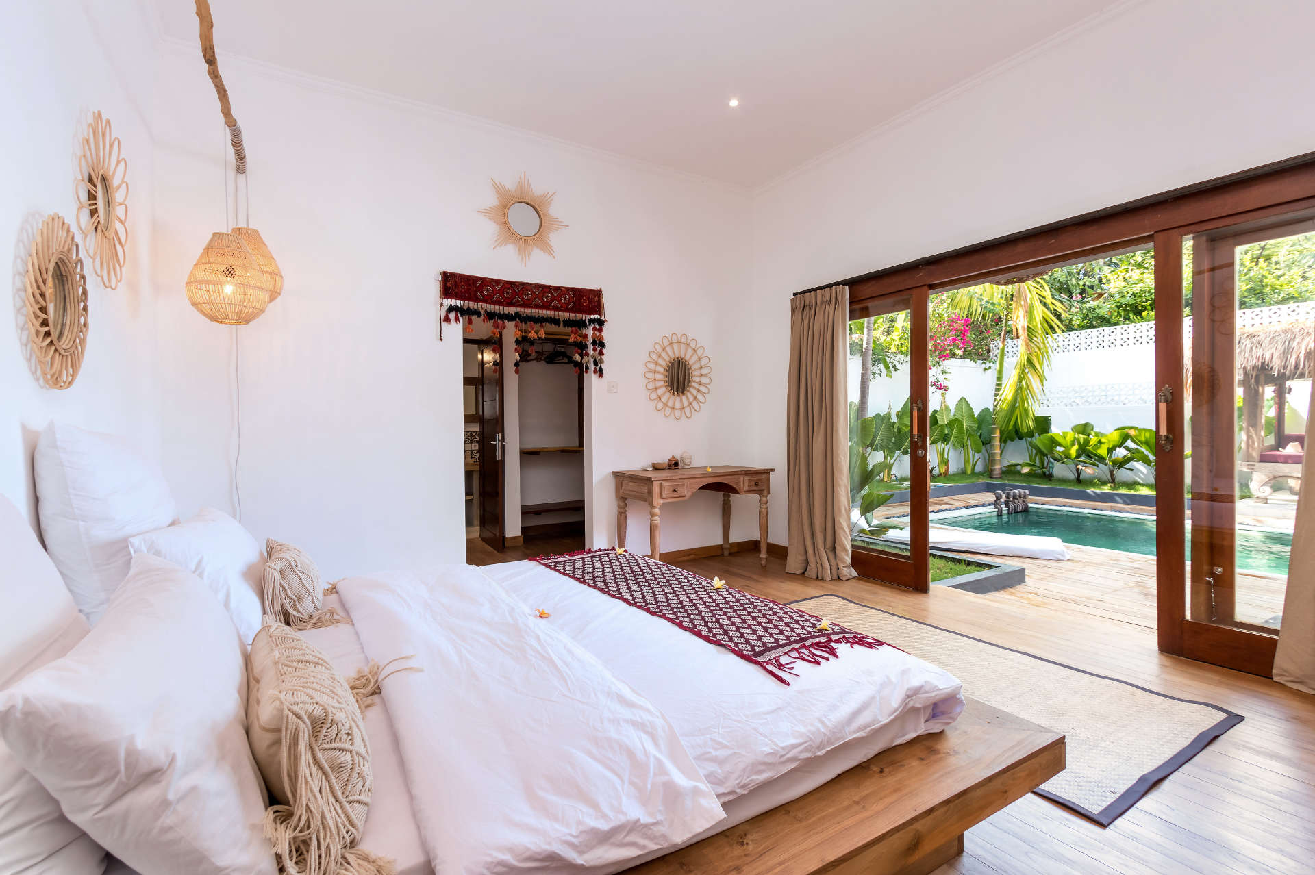 Wunderschöne 5-Sterne-Ferienvilla in bester Lage in Seminyak, Villa Bali 2046