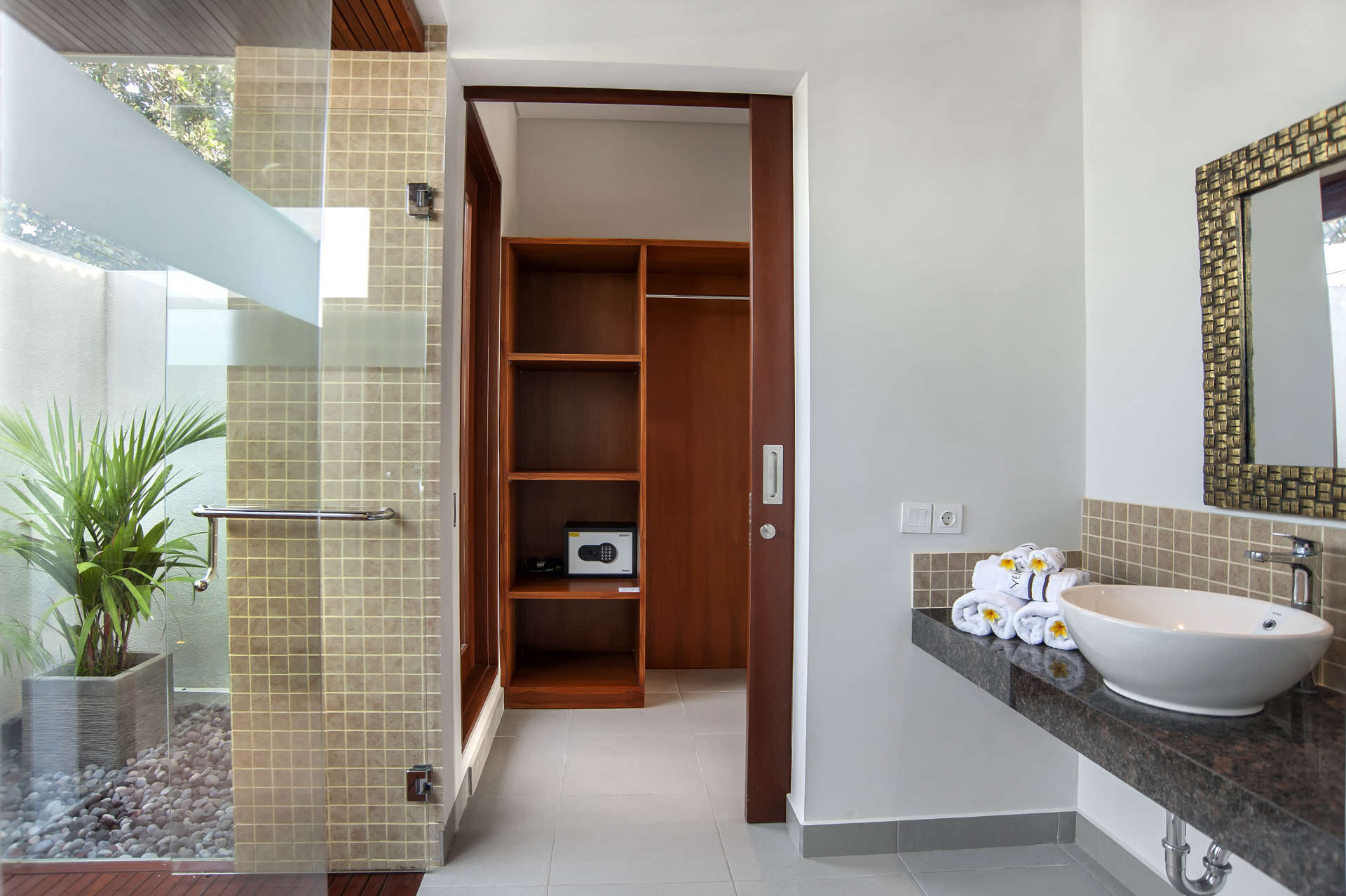 Mieten Sie eine Luxusvilla auf Bali in Strandnähe, Bali Villa 2054