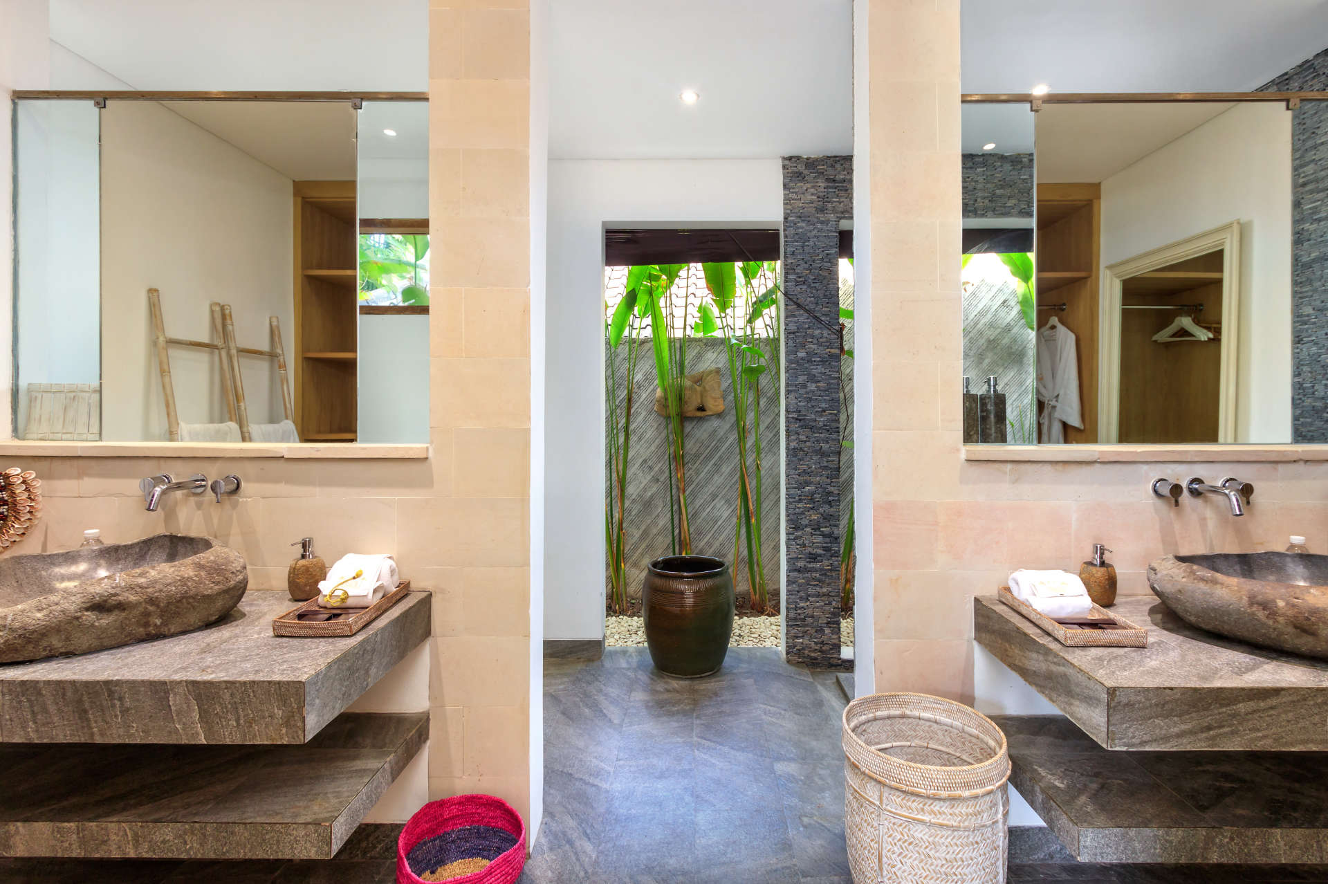 Luxuriöse Villa mit 5 Schlafzimmern und privatem Pool, Bali Villa 2055