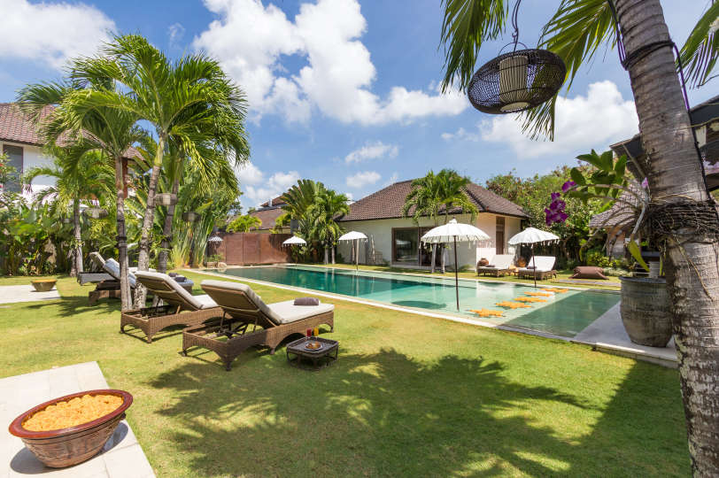 5-Sterne-Villa auf Bali, nur wenige Minuten vom Strand entfernt, Bali Villa 2056
