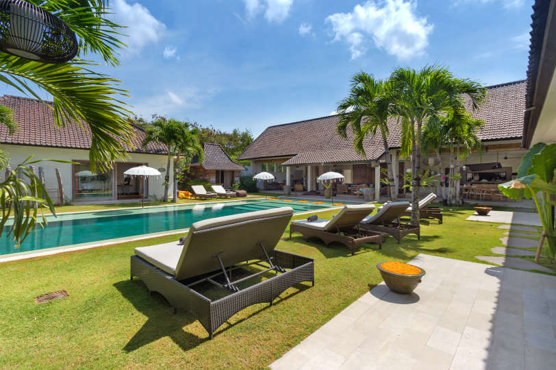 5-Sterne-Villa auf Bali, nur wenige Minuten vom Strand entfernt, Bali Villa 2056