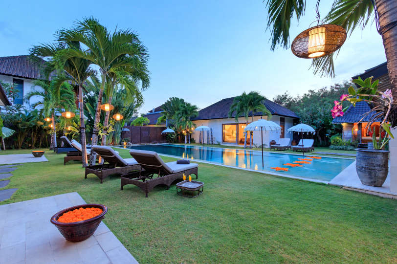 5-Sterne-Villa auf Bali, nur wenige Minuten vom Strand entfernt, Bali Villa 2056