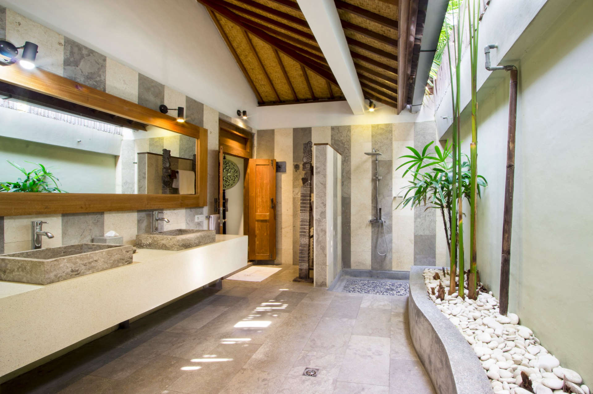 5-Sterne-Villa auf Bali, nur wenige Minuten vom Strand entfernt, Bali Villa 2065