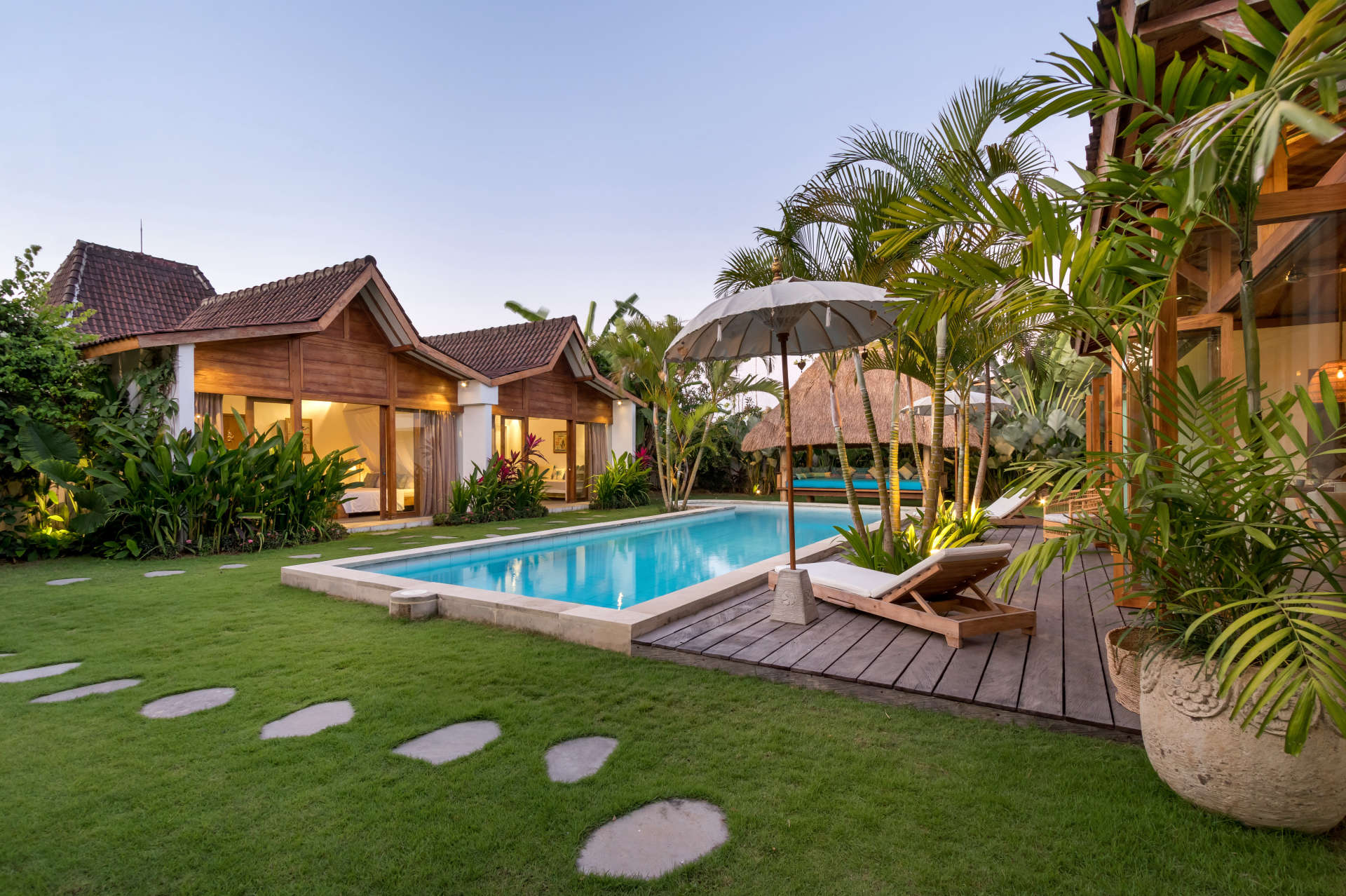 Luxuriöse Villa mit 4 Schlafzimmern und privatem Pool, Bali Villa 2067