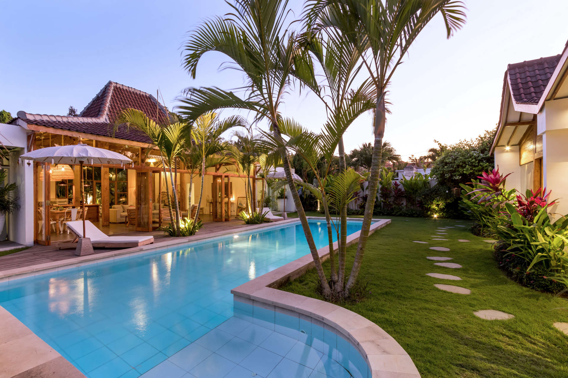 Luxuriöse Villa mit 4 Schlafzimmern und privatem Pool, Bali Villa 2067