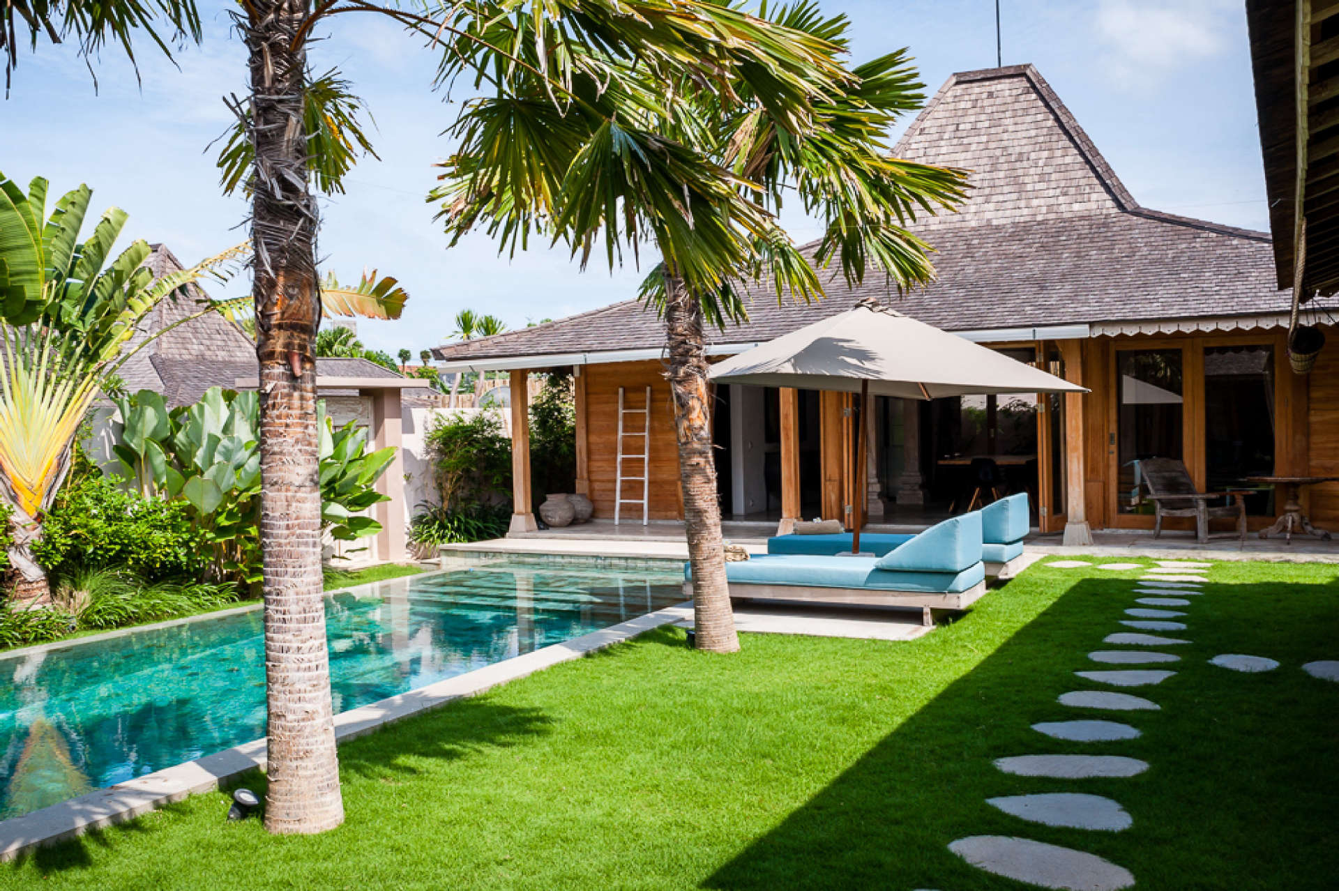 Stellen Sie sich vor: Genießen Sie Ihren Urlaub in einer luxuriösen 5-Sterne-Villa in Kerobokan, günstiger als ein Hotel, Villa Bali 2072