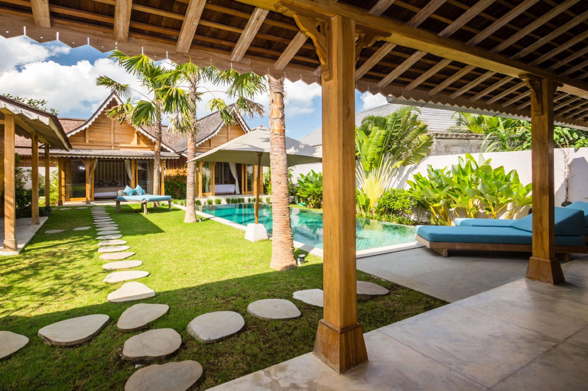 Stellen Sie sich vor: Genießen Sie Ihren Urlaub in einer luxuriösen 5-Sterne-Villa in Kerobokan, günstiger als ein Hotel, Villa Bali 2072