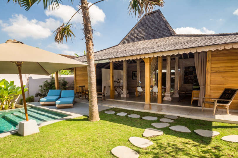 Stellen Sie sich vor: Genießen Sie Ihren Urlaub in einer luxuriösen 5-Sterne-Villa in Kerobokan, günstiger als ein Hotel, Villa Bali 2072