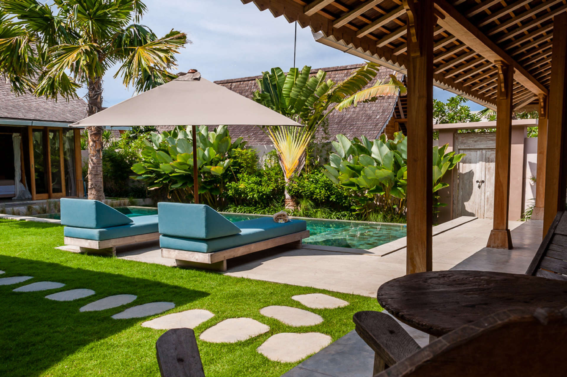 Stellen Sie sich vor: Genießen Sie Ihren Urlaub in einer luxuriösen 5-Sterne-Villa in Kerobokan, günstiger als ein Hotel, Villa Bali 2072