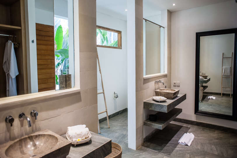 Stellen Sie sich vor, Ihre Familie mietet eine luxuriöse Ferienvilla in der Nähe der Hauptattraktionen von Seminyak, Villa Bali 2073