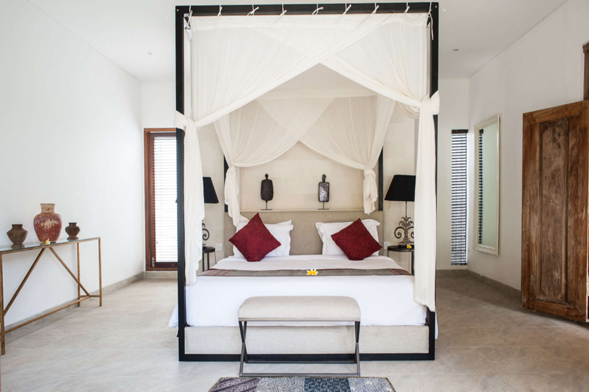 Stellen Sie sich vor, Ihre Familie mietet eine luxuriöse Ferienvilla in der Nähe der Hauptattraktionen von Seminyak, Villa Bali 2073