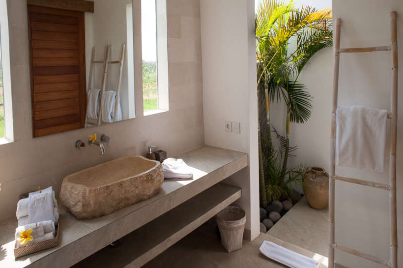 Stellen Sie sich vor, Ihre Familie mietet eine luxuriöse Ferienvilla in der Nähe der Hauptattraktionen von Seminyak, Villa Bali 2073