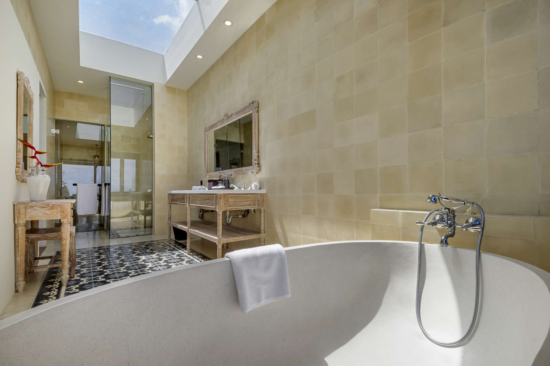 Wunderschöne 5-Sterne-Villa in bester Umalas-Lage, Bali Villa 2076