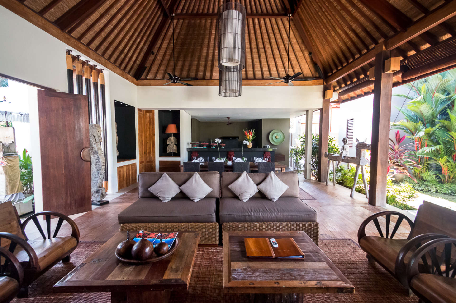Sie werden diese luxuriöse Ferienvilla mit 12 Schlafzimmern und privatem Pool in Seminyak lieben, Villa Bali 2081