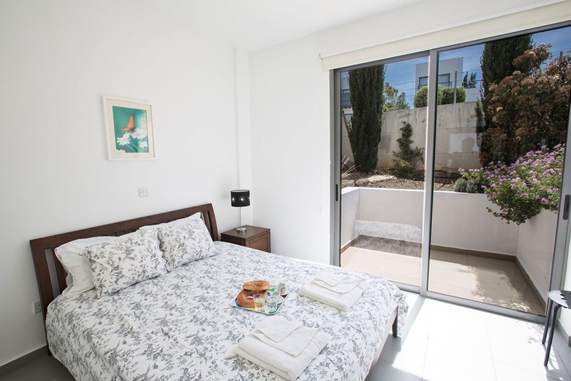 Stellen Sie sich vor, Sie entspannen sich neben Ihrem privaten Pool in Ihrer Villa und lesen Ihr Lieblingsbuch, Latchi Villa 1265