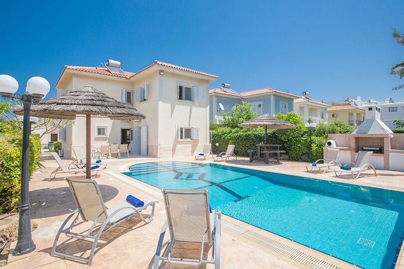 So mieten Sie Ihre eigene private Luxus-Ferienvilla in Protaras für weniger als ein einfaches Hotel, Protaras Villa 1267