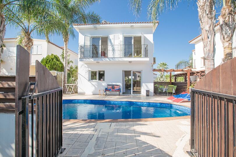 Mieten Sie Ihre Traum-Ferienvilla in Protaras und freuen Sie sich darauf, an Ihrem privaten Pool zu entspannen, Protaras Villa 1313
