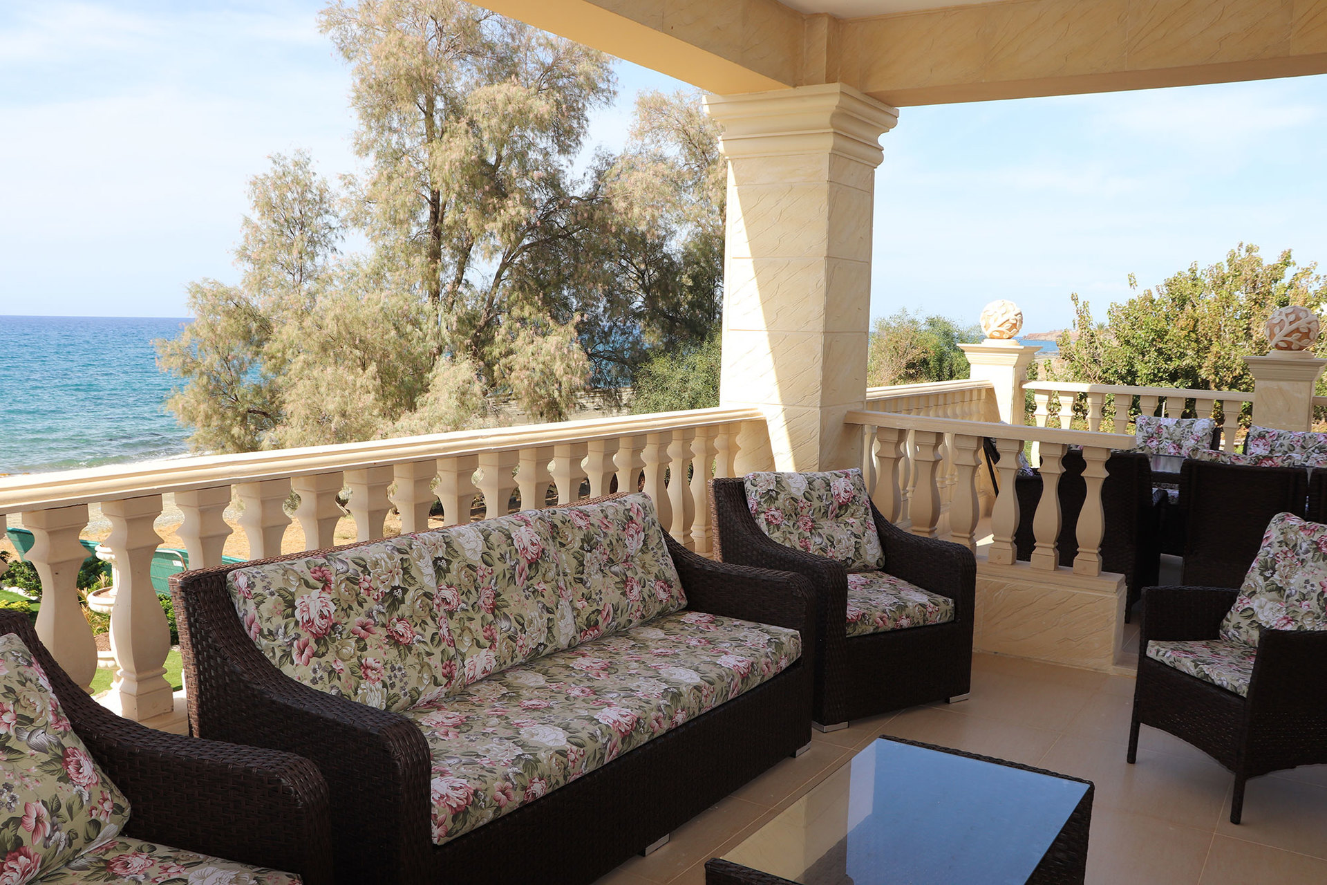 Stellen Sie sich vor, Sie mieten Ihre eigene 5-Sterne-Privatvilla am Strand auf Zypern, Paphos Villa 1410
