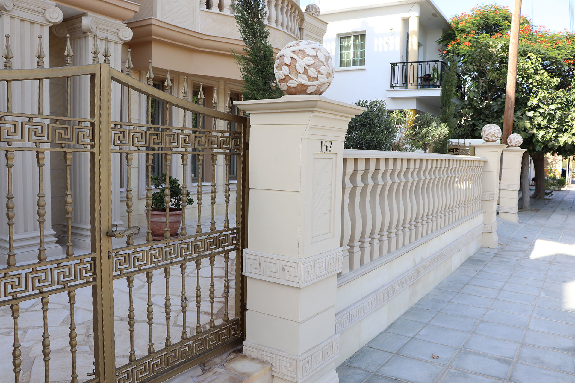 Stellen Sie sich vor, Sie mieten Ihre eigene 5-Sterne-Privatvilla am Strand auf Zypern, Paphos Villa 1410