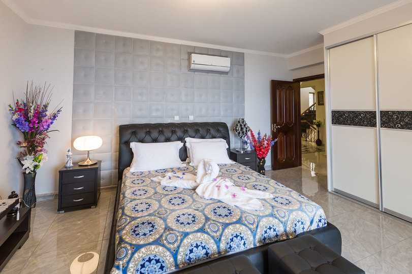 Stellen Sie sich vor, Sie mieten Ihre eigene 5-Sterne-Privatvilla am Strand auf Zypern, Paphos Villa 1410