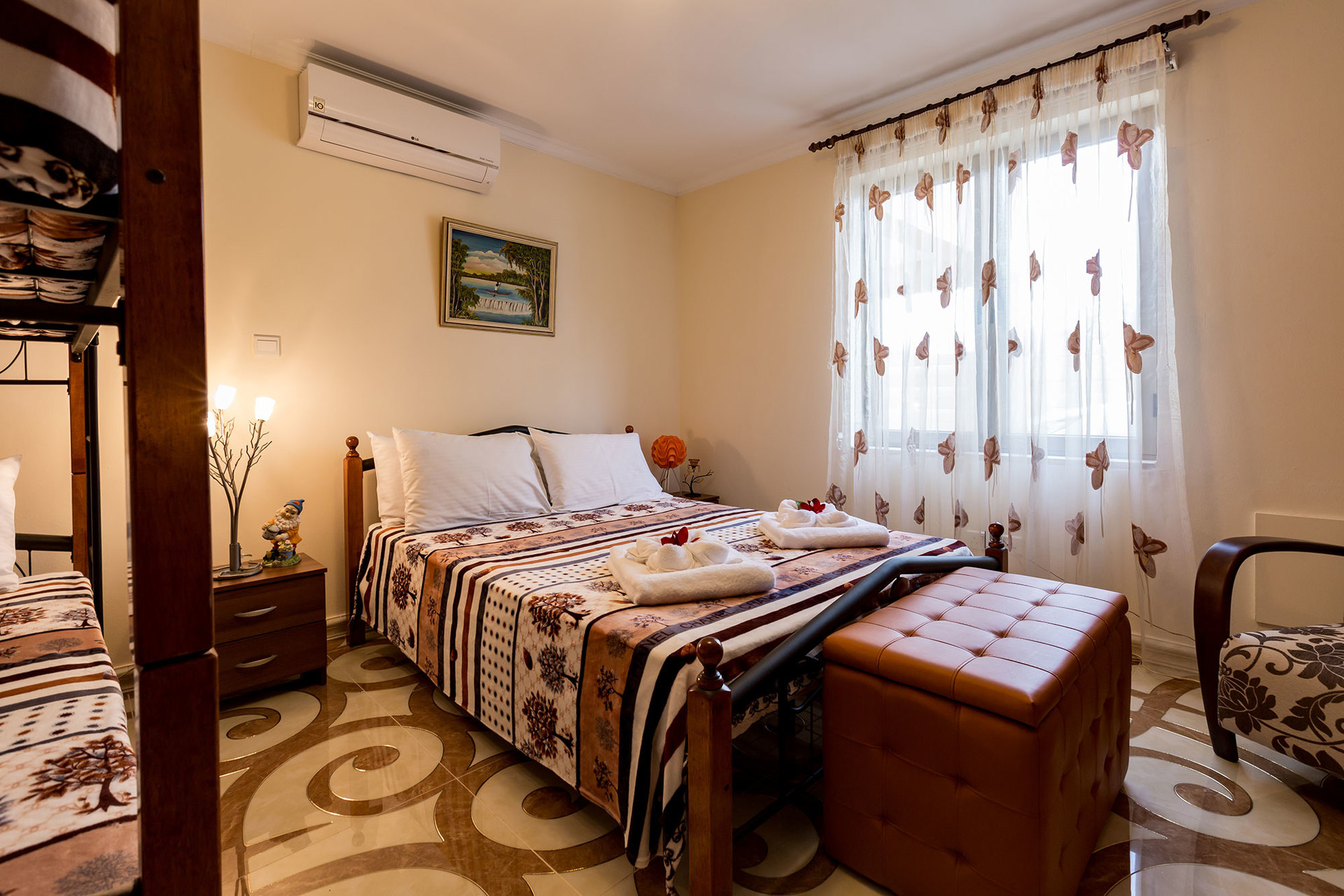 Stellen Sie sich vor, Sie mieten Ihre eigene 5-Sterne-Privatvilla am Strand auf Zypern, Paphos Villa 1410