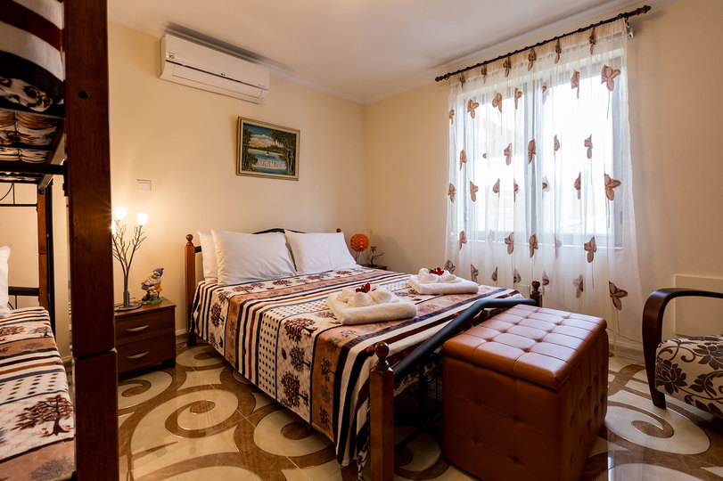 Stellen Sie sich vor, Sie mieten Ihre eigene 5-Sterne-Privatvilla am Strand auf Zypern, Paphos Villa 1410