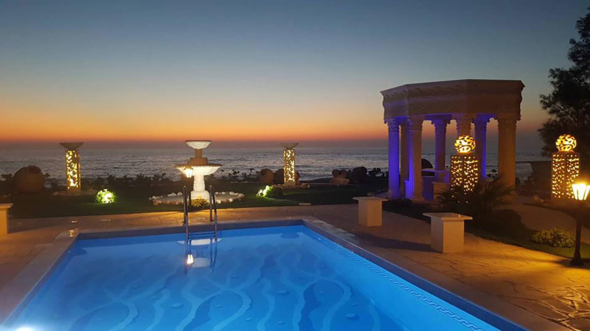 Stellen Sie sich vor, Sie mieten Ihre eigene 5-Sterne-Privatvilla am Strand auf Zypern, Paphos Villa 1410
