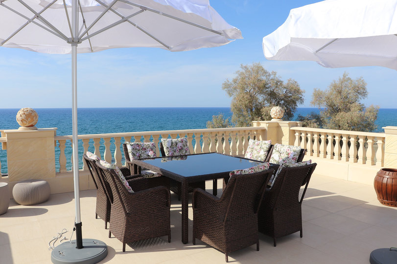 Stellen Sie sich vor, Sie mieten Ihre eigene 5-Sterne-Privatvilla am Strand auf Zypern, Paphos Villa 1411
