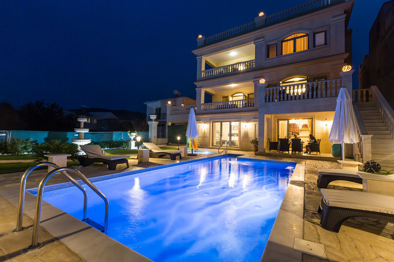 Stellen Sie sich vor, Sie mieten Ihre eigene 5-Sterne-Privatvilla am Strand auf Zypern, Paphos Villa 1411