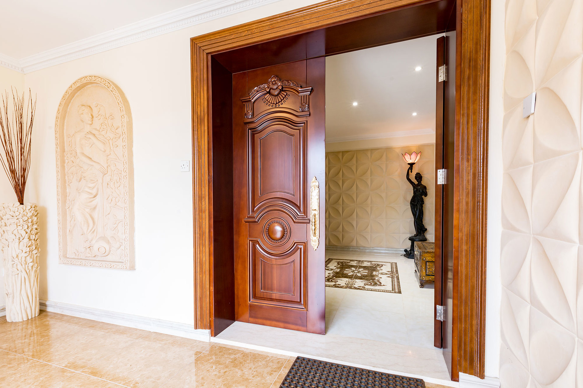 Stellen Sie sich vor, Sie mieten Ihre eigene 5-Sterne-Privatvilla am Strand auf Zypern, Paphos Villa 1411