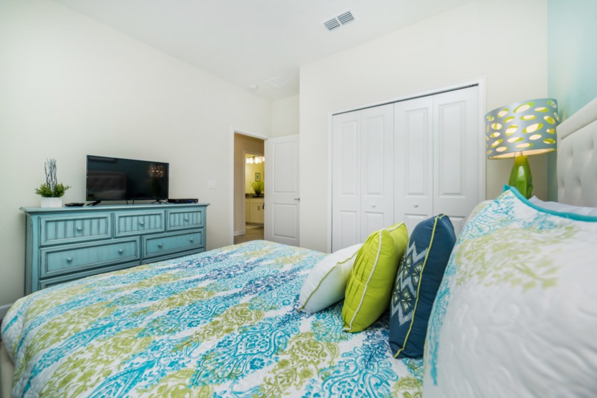 Endlich können Sie und Ihre Familie ein Luxushaus mit privatem Pool im Storey Lake Resort mieten, Townhome Orlando 1002