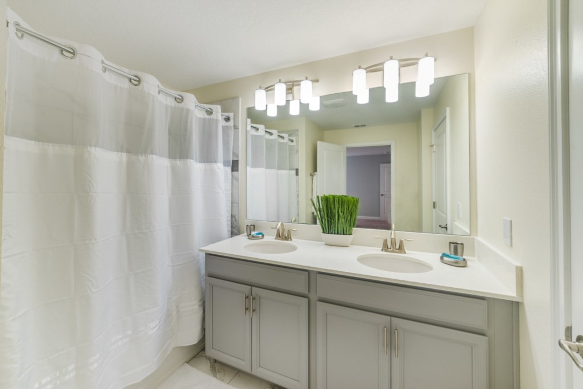 Sie und Ihre Familie werden dieses 5-Sterne-Haus mit privatem Pool im Storey Lake Resort, Orlando TownHome 1004, lieben