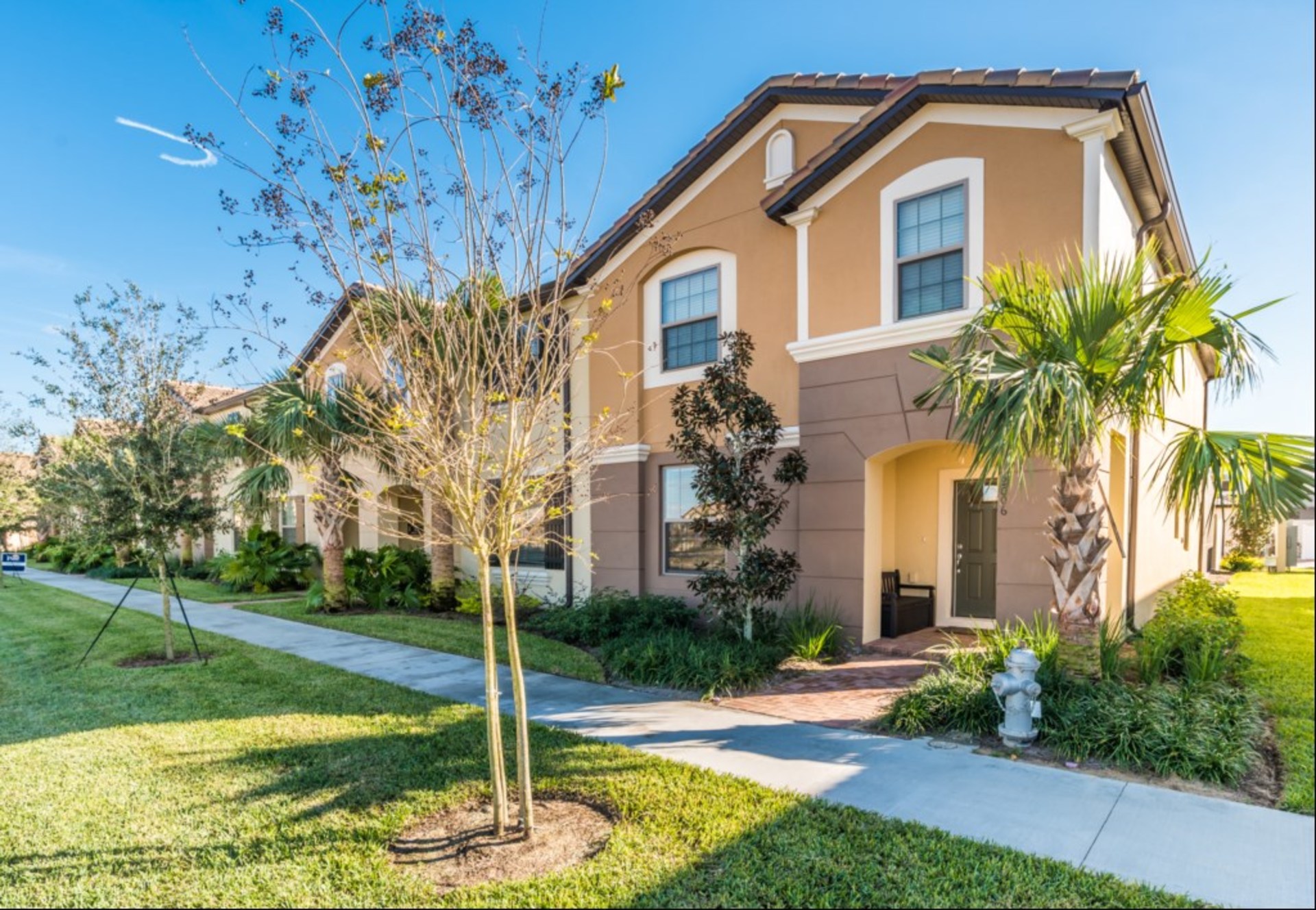 Stellen Sie sich vor, Sie mieten Ihr 5-Sterne-Haus mit privatem Pool in Windsor at Westside, Townhome Orlando 1006