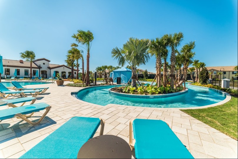 Stellen Sie sich vor, Sie mieten Ihr 5-Sterne-Haus mit privatem Pool in Windsor at Westside, Townhome Orlando 1006