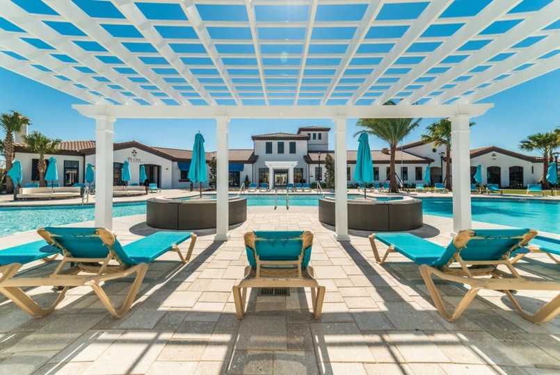 Stellen Sie sich vor, Sie mieten Ihr 5-Sterne-Haus mit privatem Pool in Windsor at Westside, Townhome Orlando 1006