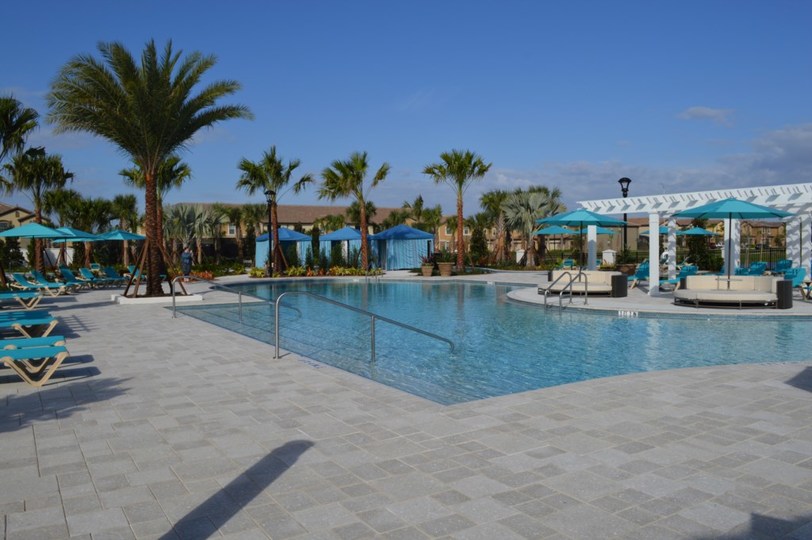 Stellen Sie sich vor, Sie mieten Ihr 5-Sterne-Haus mit privatem Pool in Windsor at Westside, Townhome Orlando 1006