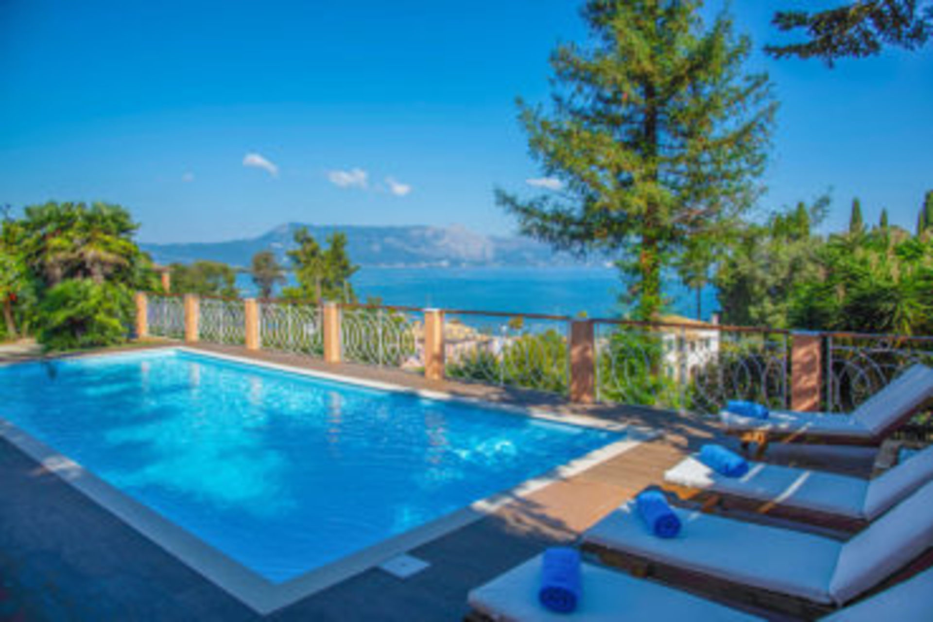 Privater Pool und atemberaubende Aussicht, Korfu Villa 1000
