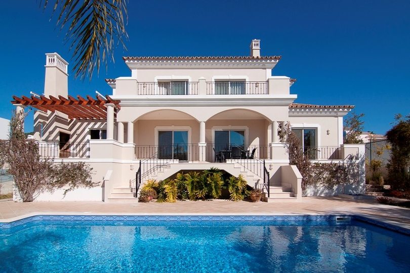 5-Sterne-Villa Lydia – Raffinierter Luxus mit privatem Kino