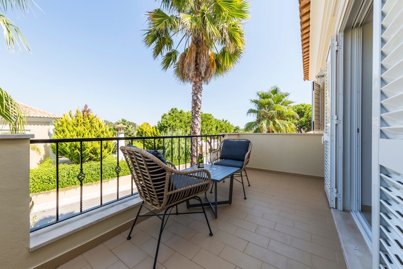 5-Sterne-Villa Almond – Exklusiver Pool & Unterhaltung