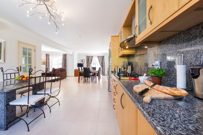 5-Sterne-Villa Almond – Exklusiver Pool & Unterhaltung