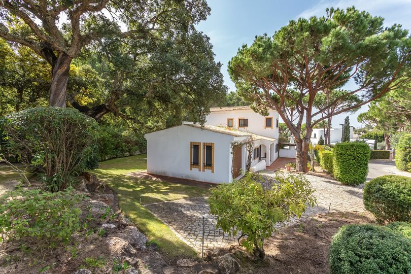 5-Sterne-Villa Pinheiro – Luxus mit privatem Pool und Garten