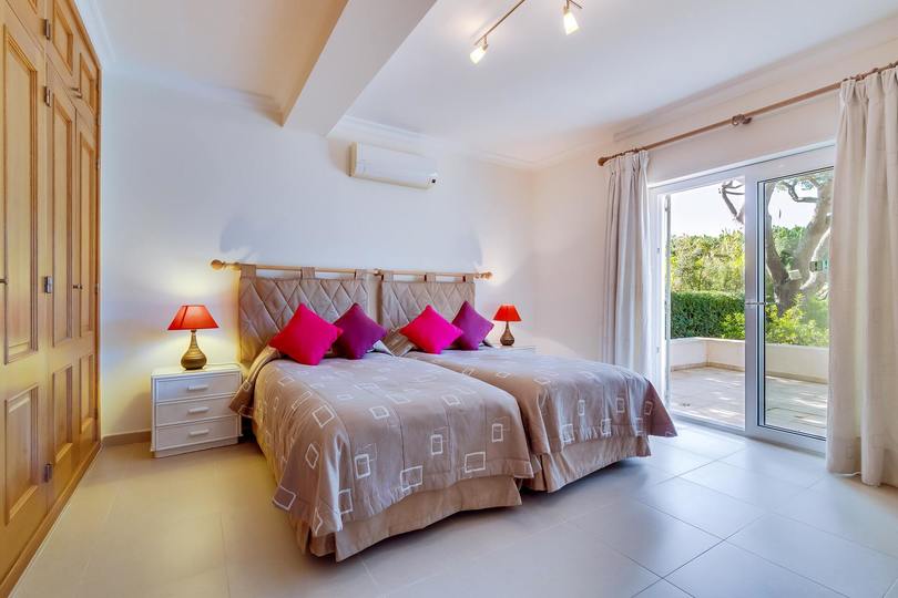 Familienfreundliche Luxusvilla mit Pool – Quinta do Lago Villa 1050