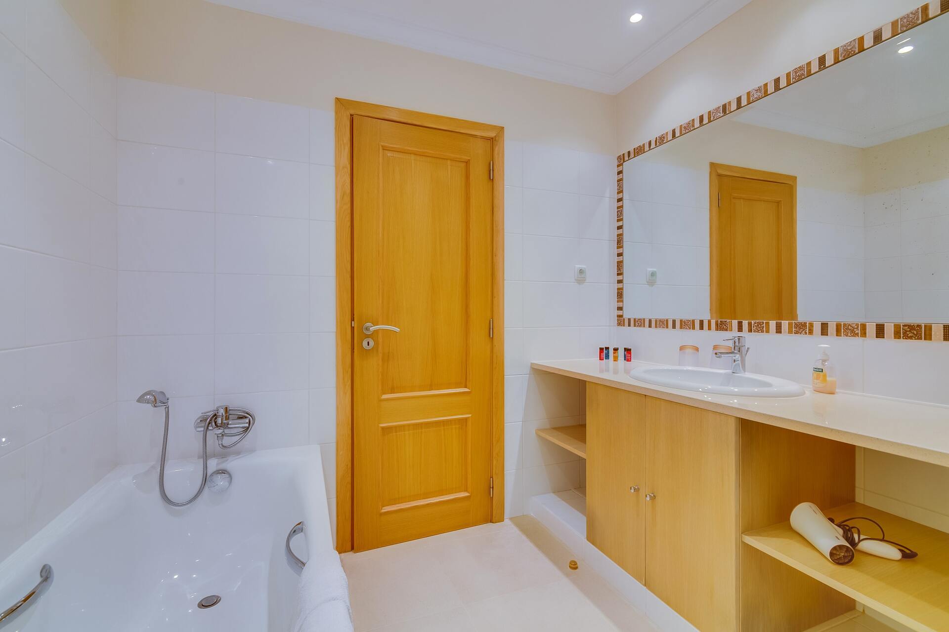 Familienfreundliche Luxusvilla mit Pool – Quinta do Lago Villa 1050