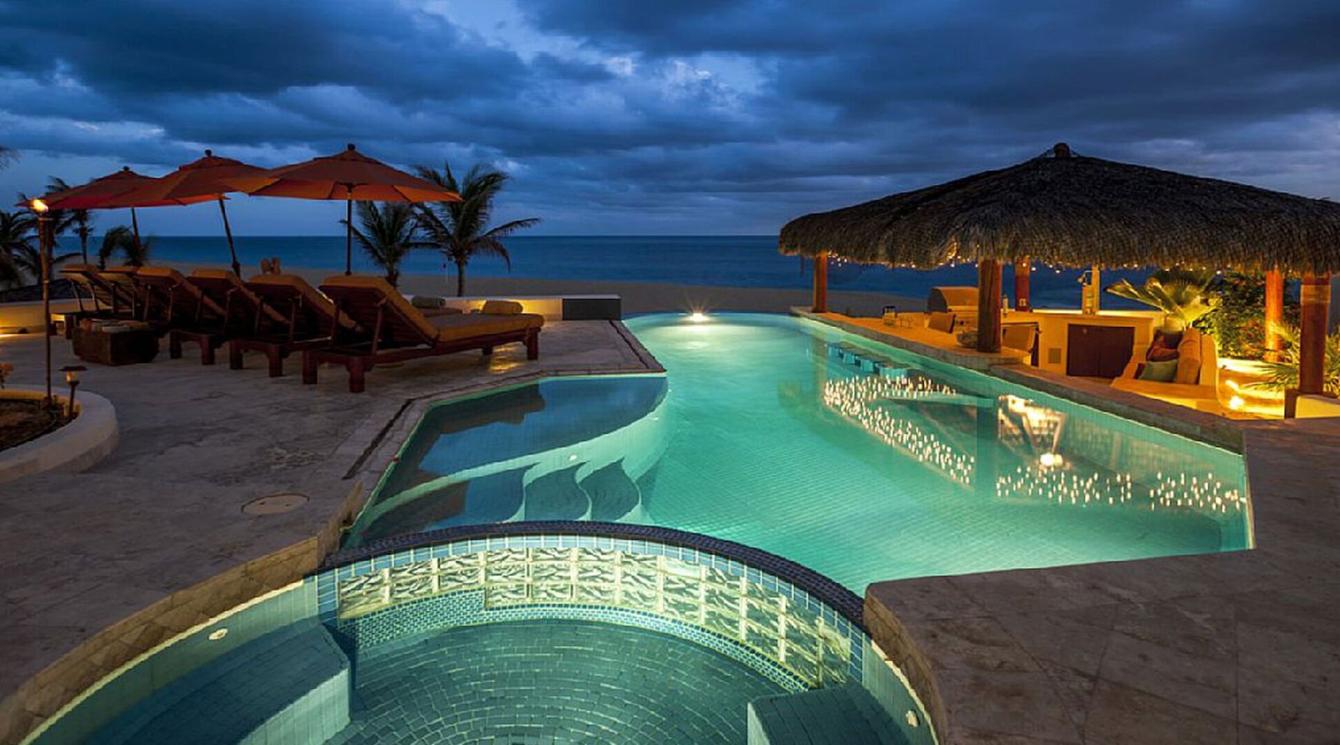 Traumhafte 5-Sterne-Villa in Cabo: Privater Pool und Schritte zum Paradies