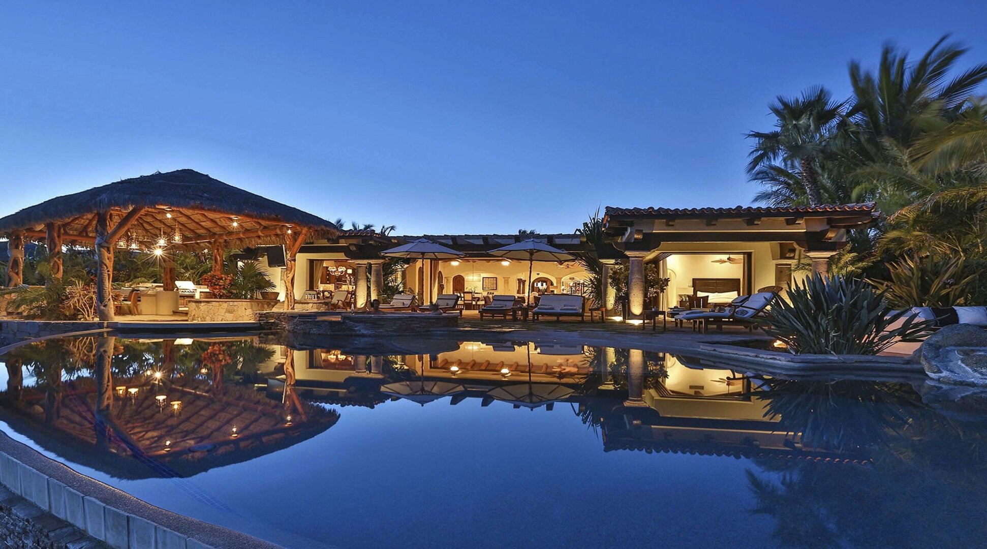 Glückseligkeit am Pool erwartet Sie, Cabo San Lucas Villa 1006