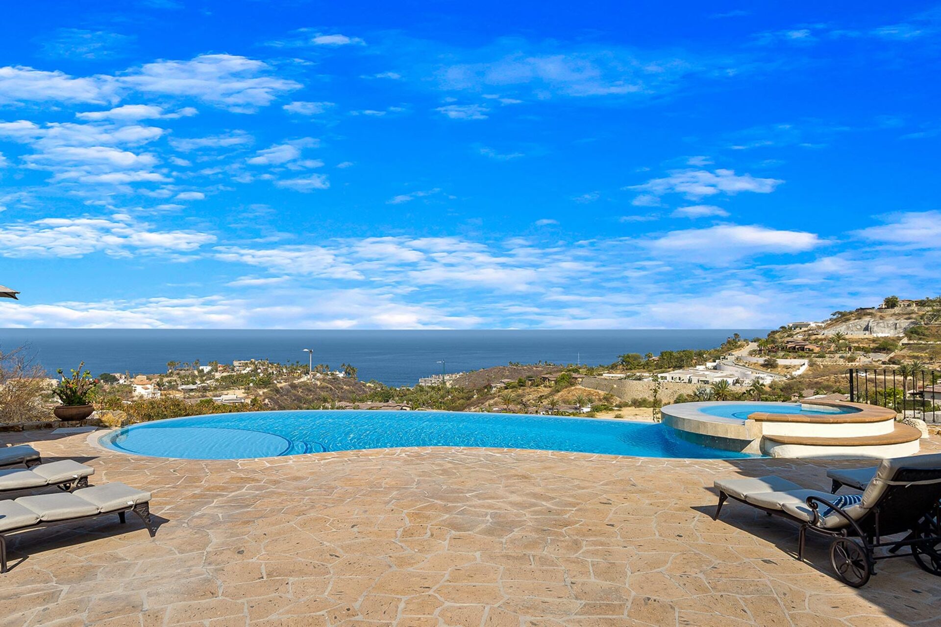 Luxuriöse 5-Sterne-Villa in San José: Pool- und Strandglück!