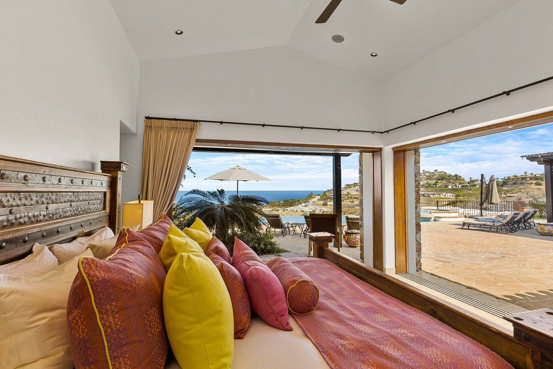 Luxuriöse 5-Sterne-Villa in San José: Pool- und Strandglück!