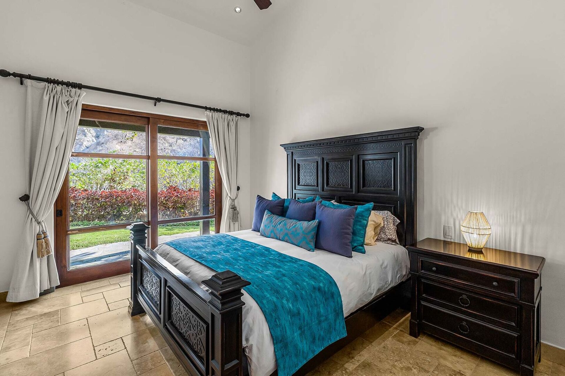 Luxuriöse 5-Sterne-Villa in San José: Pool- und Strandglück!